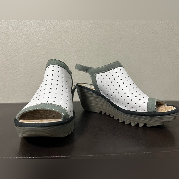 Fly London "Yile" Perforated Leather Wedge Size 7.5-8 - Picture 3 of 12